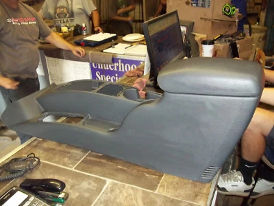 2004 2005 2006 2007 JEEP LIBERTY Apoio de Braço Console Piso Central Frontal AUTOMÁTICO - Imagem 1 de 4