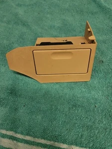 BMW 5 Series E39 Rear LEFT Door Ashtray Complete BEIGE  8200233. S8 - Imagen 1 de 3