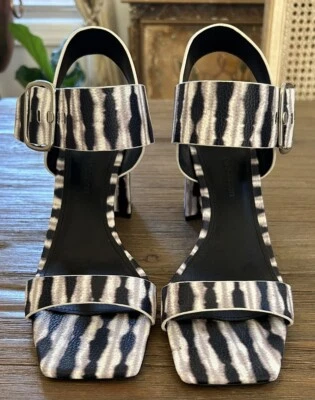 SIGERSON MORRISON Sandalia Tacón Carmelo, Blanco Y Negro Nueva Vaca Indio Talla 40 Foto 1 de 4