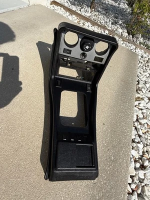 Центральная ранняя центральная консоль 1982-1985.1 Porsche 944 черная - Изображение 1 из 4