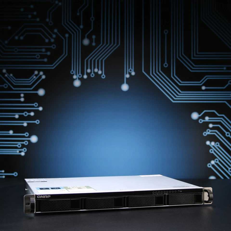 QNAP Turbo Station TS-435XeU-8G // 2x 10Gb SFP+, 2x Gb LAN, 2x 250 GB NVMe - Bild 1 von 3