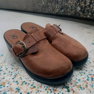 Crocs Cobbler Sz 10 Light Brown Leather Buckle Mule Slip On Clog Shoes - Picture 1 of 7