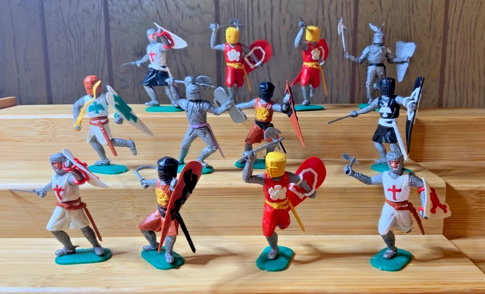 Timpo toy soldiers Knights, set of 12 , Vintage 1960's, 70's - Image 1 of 4