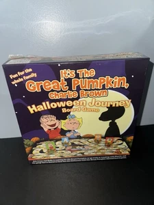 Peanuts 'It's The Great Pumpkin Charlie Brown' Halloween Journey Board Game - Picture 1 of 2