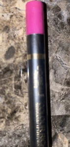 L'Oreal Paris Colour Riche Matte Lip Liner, 106 Strike A Matte -NEW - Picture 1 of 4