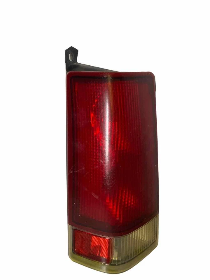 96 97 98 99 GMC VAN SAVANA 1500 Conjunto de lámpara de luz trasera lado del conductor izquierdo Foto 1 de 4