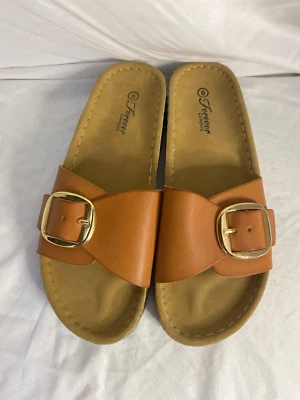 Sandalias con plantilla Forever Comfort para mujer color tostado, talla 8 NUEVAS Foto 1 de 4