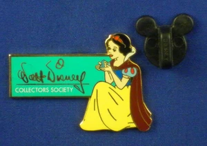 Snow White 2002 Membership Pin WDCC Collectors Society Disney Pin # 9458 - Picture 1 of 3