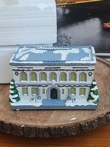 BRADFOR EXCHANGE Christmas Hawthorne COURT HOUSE of the Memories Village - Picture 1 of 17