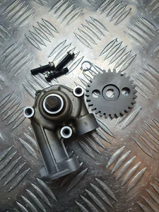 Kawasaki GPZ500S 1987-1994 Engine EX500AE Oil Pump - Picture 1 of 6