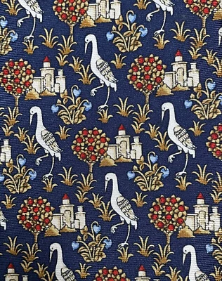 Corbata de seda con bayas de pájaro árbol frutal castillo rojo azul marino Museo Metropolitano de Arte Foto 1 de 4