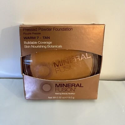 MINERAL FUSION - Pressed Powder Foundation Warm 7 - Tan - 0.32 oz (9 g) - Image 1 of 2