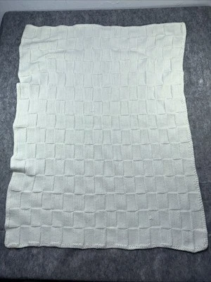 Manta acolchada hecha a mano para bebé ganchillo crema niño niña 40”x31” recuerdo de recepción Foto 1 de 4
