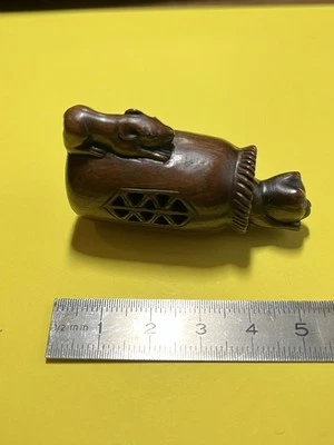 Ancien Netsuke  en bois signé Japon Époque XIXe siècle - Photo 1/4