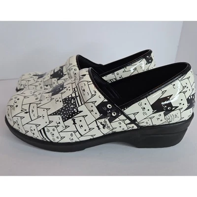 Zuecos de lactancia Savvy Brandy Cats negro blanco estampado de gato cómodo trabajo talla 9,5 Foto 1 de 4