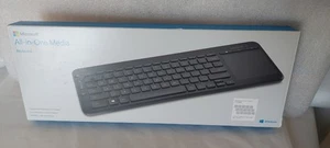 Microsoft All In One Media QWERTY ENGLISH Keyboard Integrated Touchpad - Photo 1/8