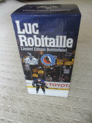 LUC ROBITAILLE Limited Edition Los Angeles Kings Bobble Head Box New In Box Cover