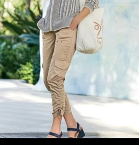 Soft Surroundings Summer Fun Cargo Pants Khaki Size XS 2-4 NWT - Picture 1 of 9