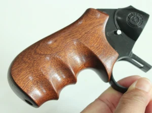 AGARRES DE MADERA TAURUS JUDGE DEFENSA PÚBLICA POLI (SOLO SE AJUSTAN AL MARCO DE POLÍMERO) # 12 - Imagen 1 de 24