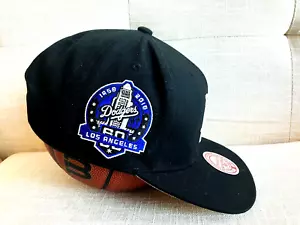 2018 LOS ANGELES LA DODGERS schwarze VIN SCULLY 60. AUFNÄHER MLB MÜTZE Fan Baseballkappe - Bild 1 von 10