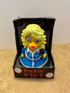 Sammlerstück CelebriDuck Dolly Parton "Peckin' 9 bis 5" Gummiente Neu im Karton - Bild 1 von 8