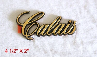 1985-1987 OLDSMOBILE "CALAIS" EMBLEMA DE NOME DE ESCRITA BANHADO A OURO 24K - 20559222 - Imagem 1 de 2