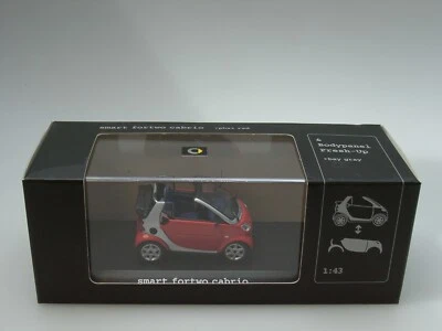 Minichamps Smart Fortwo Cabrio, "phat red" + grau, Sondermodell für Smart - 1:43 - Bild 1 von 4