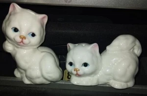 Vintage Enesco White Cats Salt And Pepper Shakers with Box - Picture 1 of 4