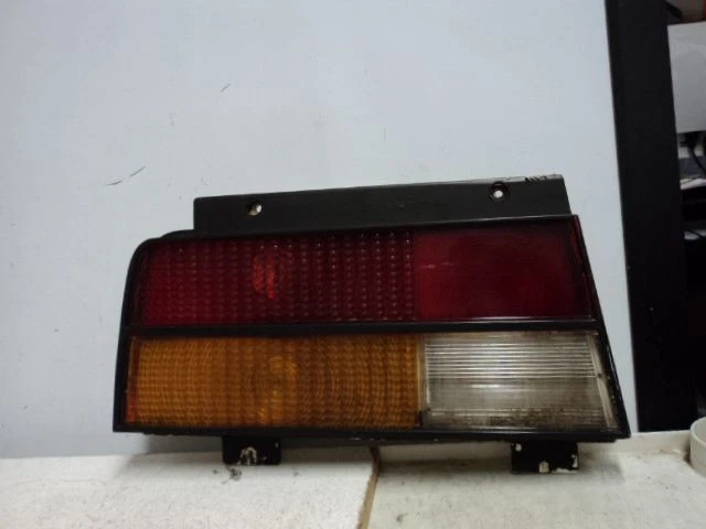 Luz trasera izquierda conductor 4 puertas sedán compatible con Chevrolet Cavalier C-43723 82-87 Foto 1 de 2