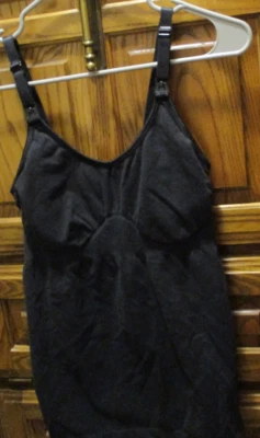 Sujetador camisola de maternidad y enfermería Bravado con correas ajustables negro talla pequeña Foto 1 de 4