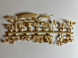 Atlantic # 1005 Davy Crockett 1/72 Scale Figures Bears Dogs Canoe - Picture 1 of 4