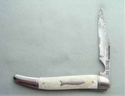 OLD 1942 IMPERIAL U.S.A. PREMIER RACING FISH STYLE PLASTIC HANDLE 1 BLADE KNIFE  - Image 1 of 4