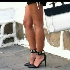 Zapatos De Tacón Con Correa Al Tobillo Con Tachuelas Zara UK 4 6 7 - Imagen 1 de 10