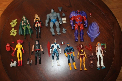 Hasbro Marvel Legends X-Men TRU Cyclops and Phoenix Ms. Marvel Wolverine Polaris Cover