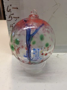 Bola de brujas soplada a mano Kitra's Glass Orb Globe Sun Catcher 4" azul rojo verde - Imagen 1 de 9