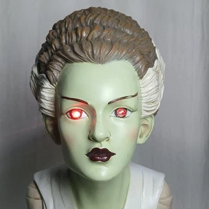 Braut von Frankenstein leuchtende Augen rote LED Büste Halloween Deko grün Statue - Bild 1 von 11