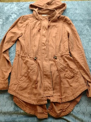 Chaqueta Maurices para mujer talla S utilitaria ligera rubor rosa con capucha cordón Foto 1 de 4