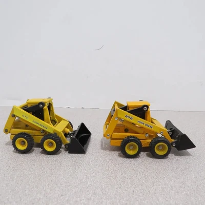 Ertl John Deere 675 Skid Loaders  1/64  JD-5536-G - Image 1 of 4