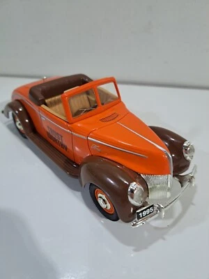 Liberty Classics 1:24 Die Cast Trustworthy 1940 Ford Roadster Car Bank (Defect) - Image 1 of 4