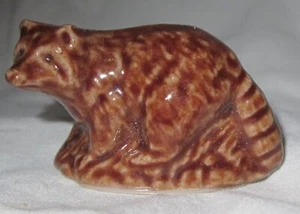 WADE ENGLAND RACCOON FIGURINE - Picture 1 of 5