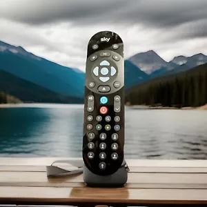 Original Sky Q Bluetooth Remote Control Voice Control 100% Genuine - Picture 1 of 6