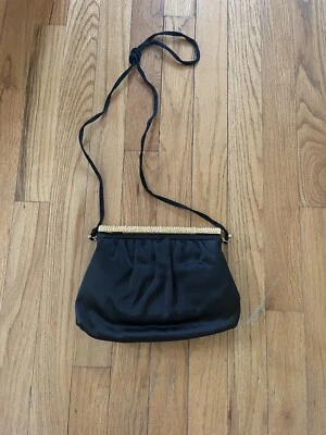 Bolso de Noche Givenchy Negro Satinado con Cierre de Estrás, Nunca Usado, Versátil Foto 1 de 4
