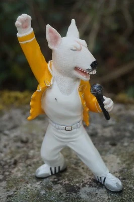 MERVEILLES6172 708.78312 FIGURINE HUMOUR CARICATURE BULL TERRIER FREDDIE MERCURY QUEEN FUNNY CD