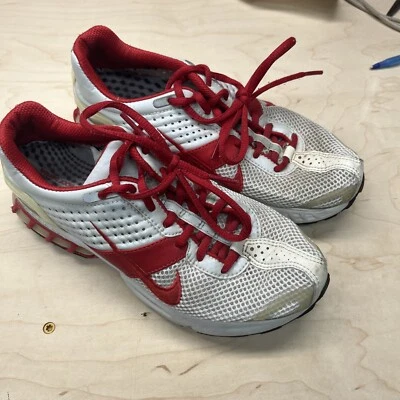 Nike  Air Zoom court Vapor Series￼ Women's Size 6 Series running Shoes - Image 1 of 4