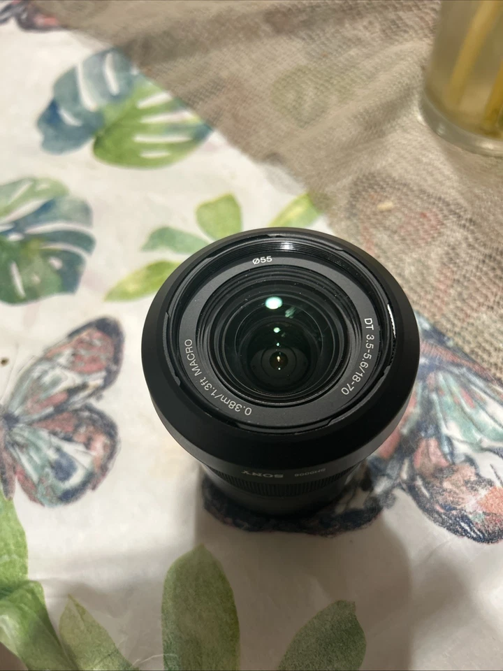 Sony DT 18-70mm f/3.5-5.6 Zoom Lens (A-Mount) – Excellent Condition - Image 1 of 3