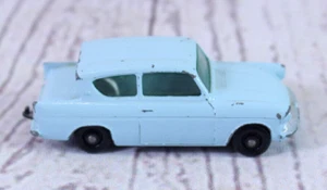 Vintage Original Lesney Matchbox 1961 #7 Ford Anglia Sedan - Picture 1 of 6