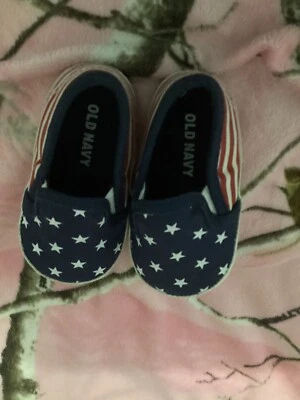 OLD NAVY BABY AMERICANA CANVAS SLIP-ON SNEAKERS SHOE SIZE 3- 6 MONTHS ( 1 ) - Image 1 of 4