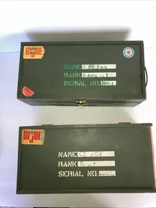 2 Stück 1964 GI Joe Vintage Hasbro 12" grün Militär Footlocker "LOOK" - Bild 1 von 9