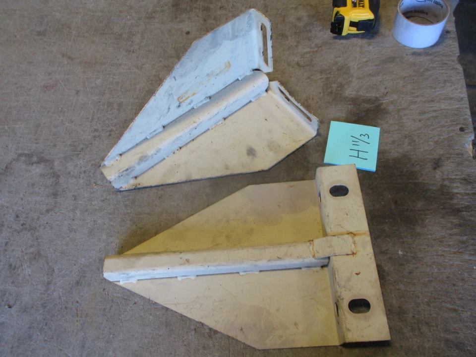 2 Used TAN Bow Mounts for Corner & Side of M1101 M1102 Military Trailer - Image 1 of 1