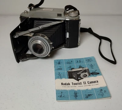 Cámara Kodak Tourist II de colección - SIN PROBAR limpia con manual Foto 1 de 4